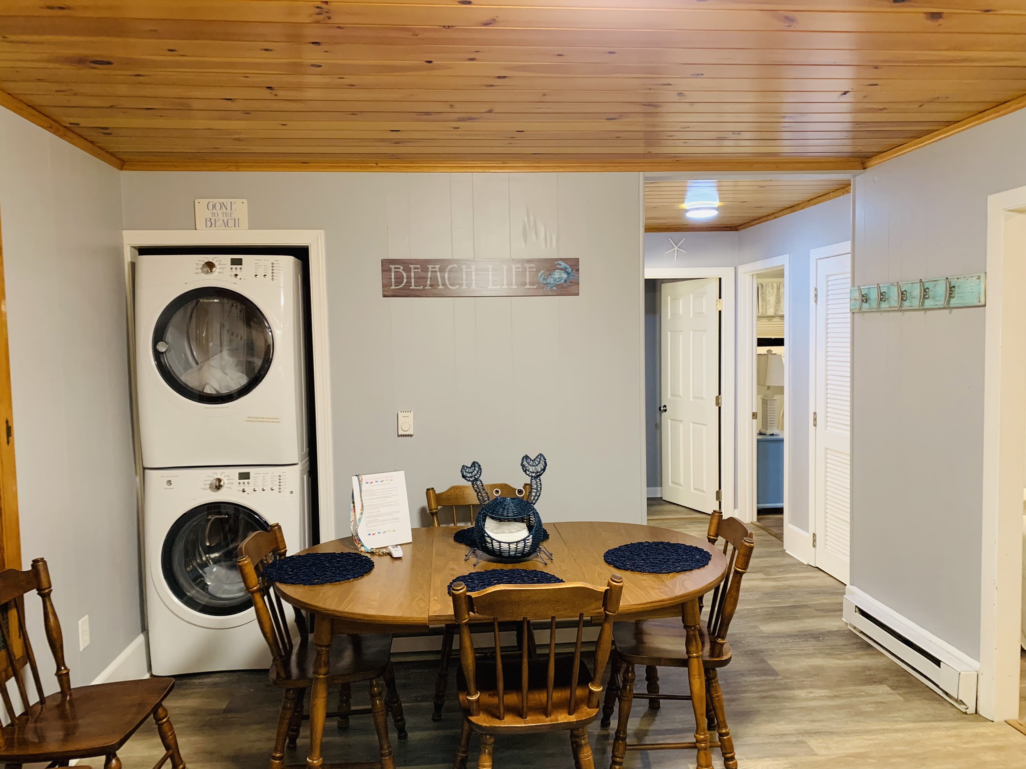 Kitchen with Washer/Dryer